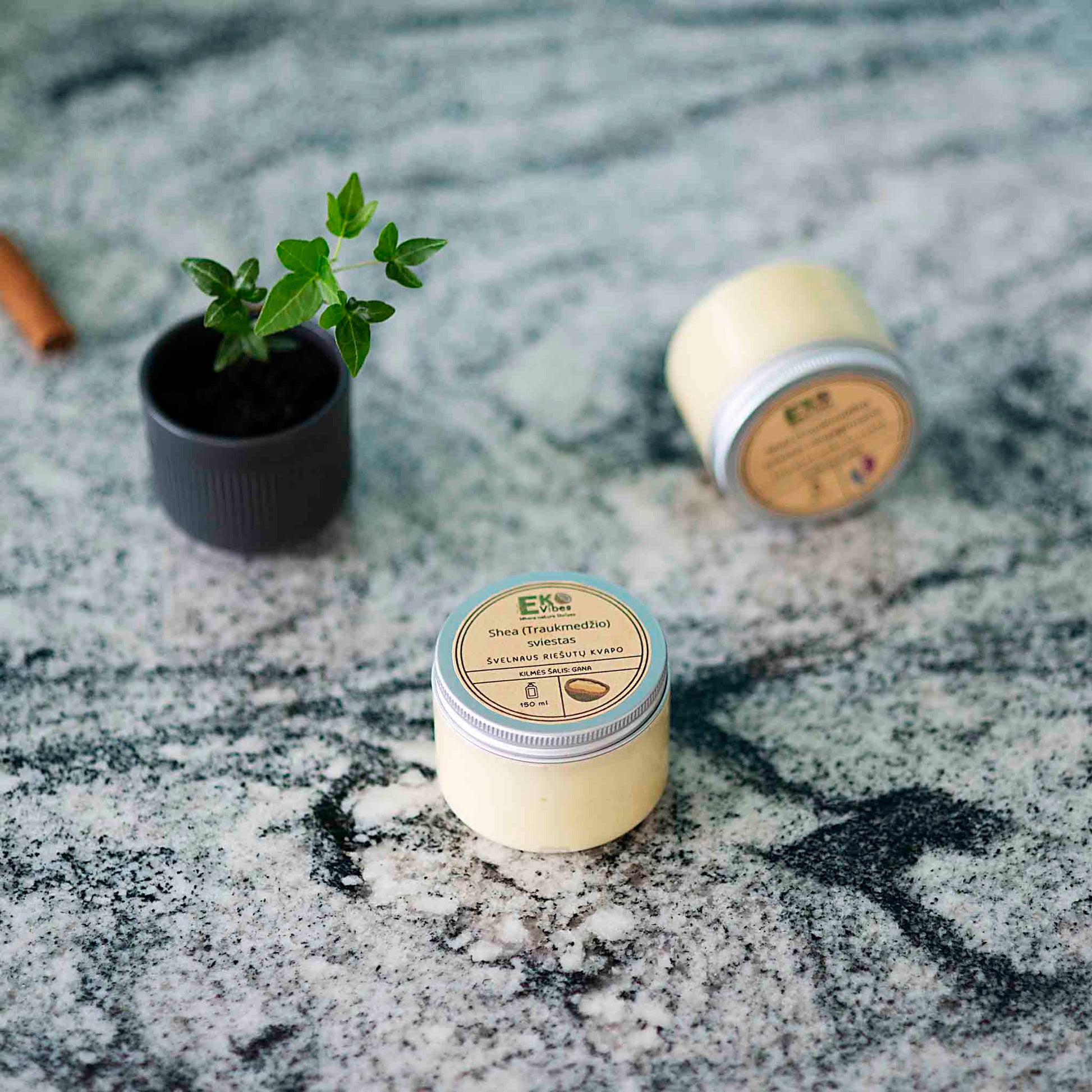 Shea sviestas 150 ml su kitais natūraliais kūno priežiūros produktais – jautriai odai