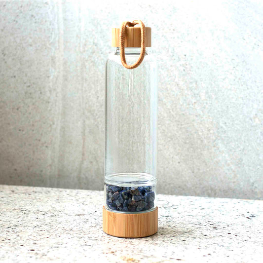 Stiklinė gertuvė su Sodalito kristalais ir bambuko dangteliu – 400 ml