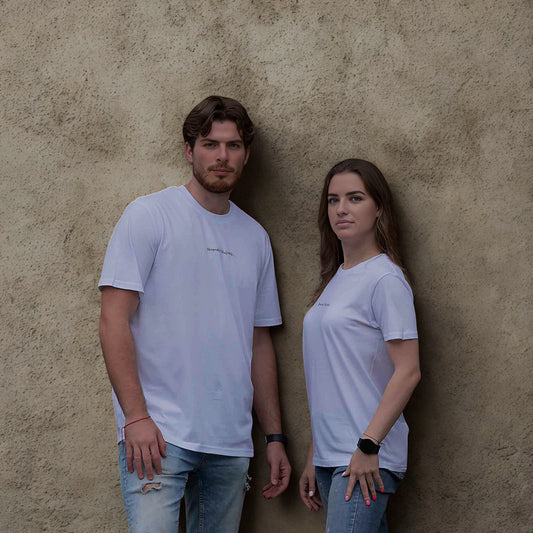 Poros derinys su baltais marškinėliais „Skrendu i Niujorkà“ iš organinės medvilnės