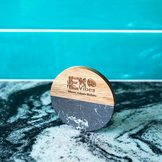 Apvalus padėkliukas iš medžio ir juodo marmuro – 10×10 cm