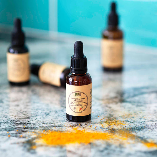 Morkų sėklų aliejus (maceratas) 30 ml – švelnus odos švytėjimui, iš Indijos