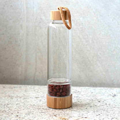 Stiklinė gertuvė su Red Jasper kristalais ir bambuko dangteliu – 400 ml