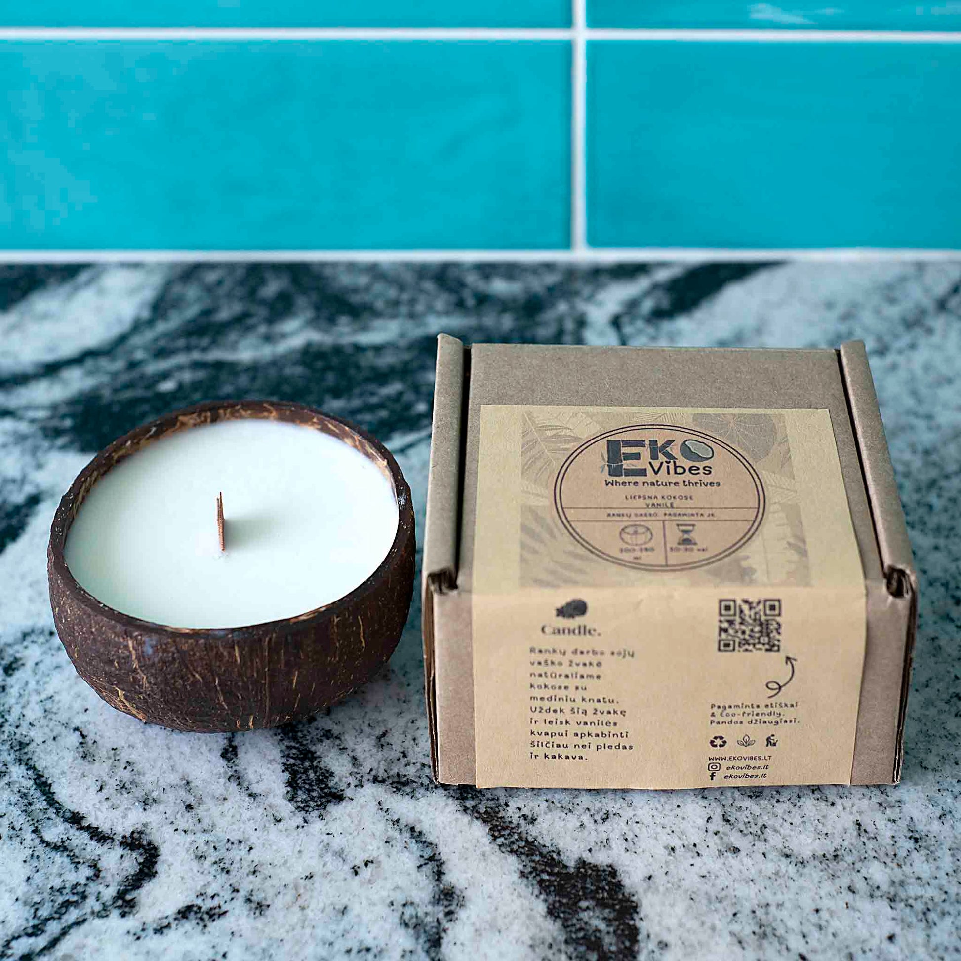 Dovanų rinkinys: žvakė Vanilė su dėžute – rankų darbo